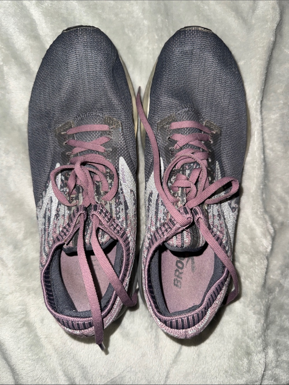 Brooks Women’s Athletic Shoes in Navy and Mauve - Picture 4 of 6